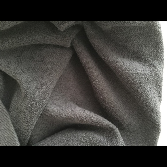 CROPPED MiCKEY MOUSE Sweatshirt - Picture 3 of 4